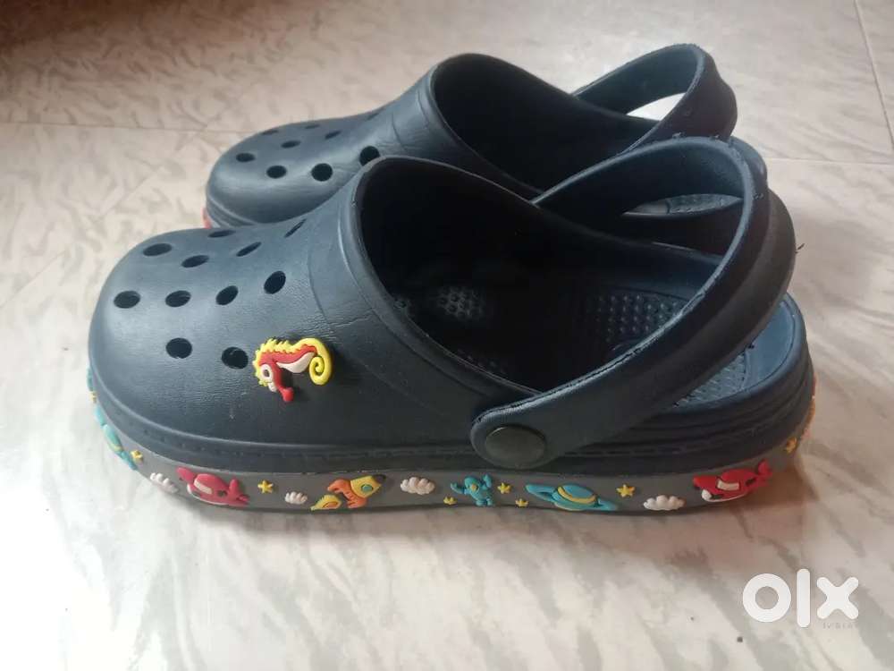 Ladies cross shoes