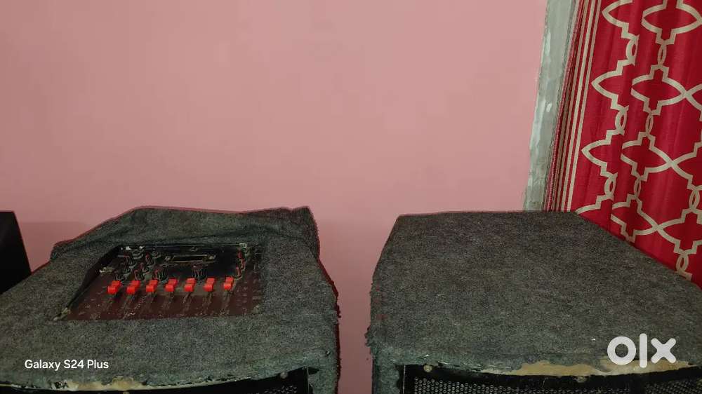 JBL SRX 725 PER DAY 2000 And CLARION JM-15155 PER DAY 700