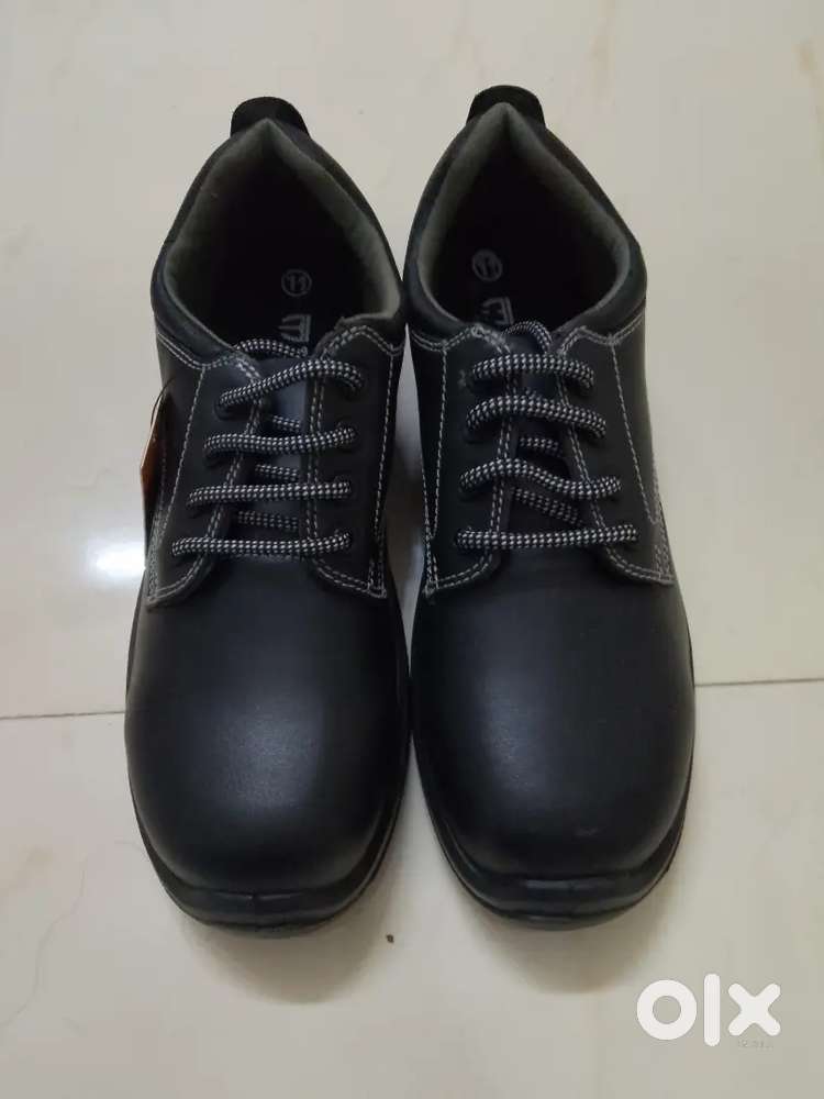 SAFETY SHOE (11 SIZE)