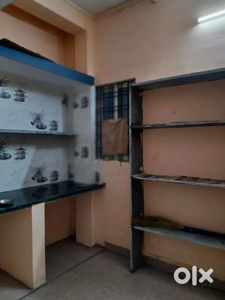 Independent Room Kitchen Near I Bus Stop