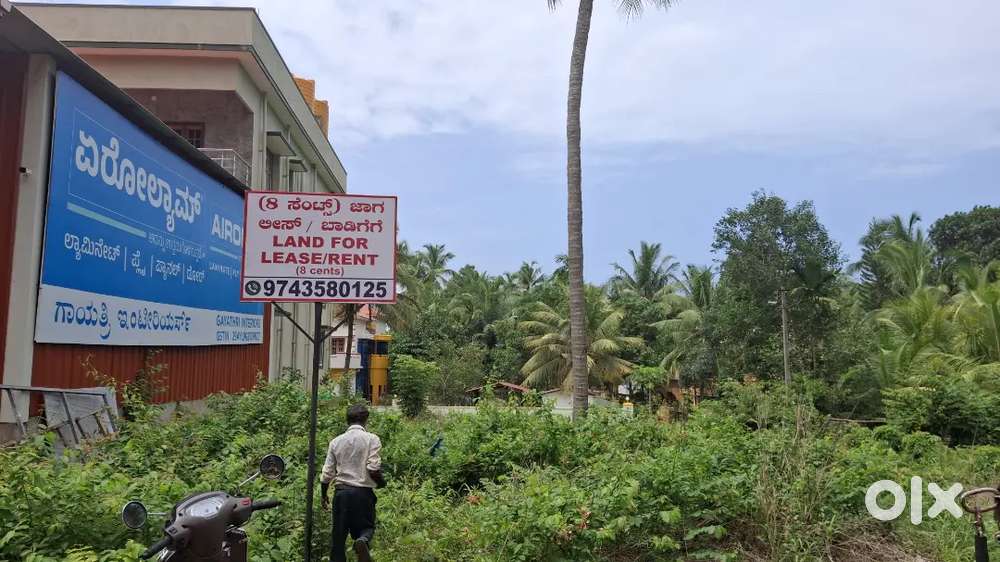 Korangrapadi main road and junction well, building license ready to co