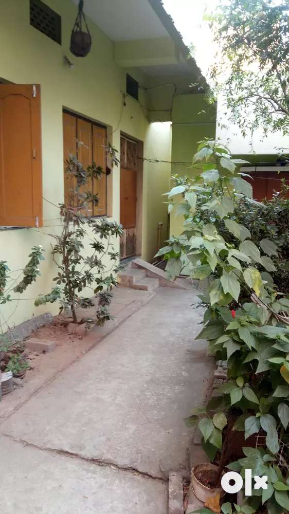 Three Bedroom House on First Floor in Mahanadi Vihar Cuttack for Rent