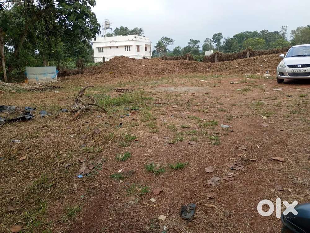 8 cent plot with a round well suitable for house building