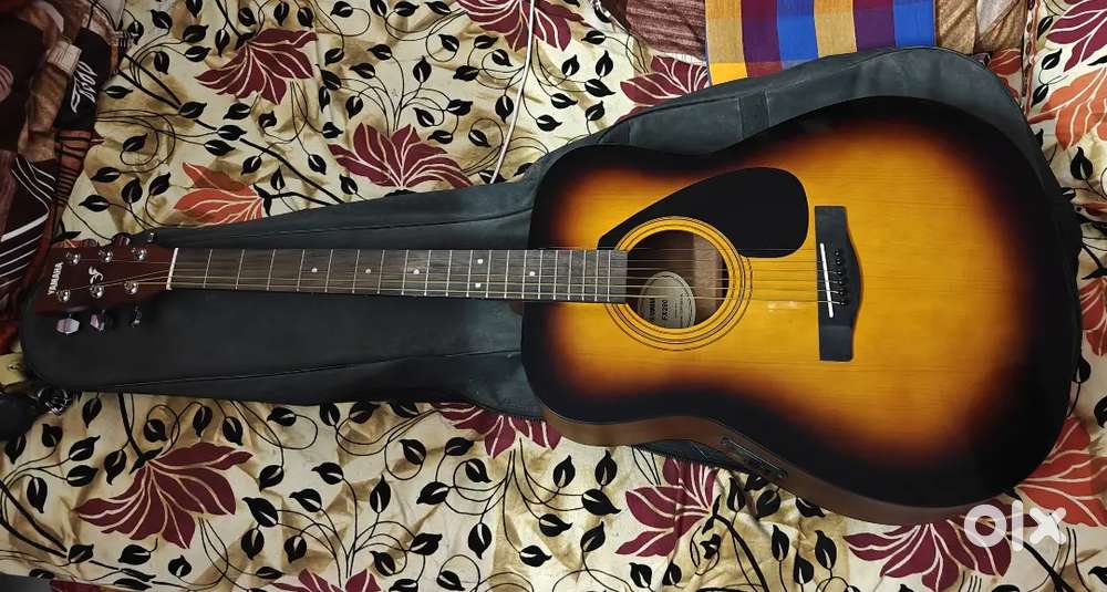 Yamaha fx 280 electro acoustic and nylon guitar for sale