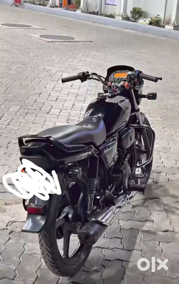 Bike bechna hai scooty lene ka Maan hai mera isi liye bech rha hu