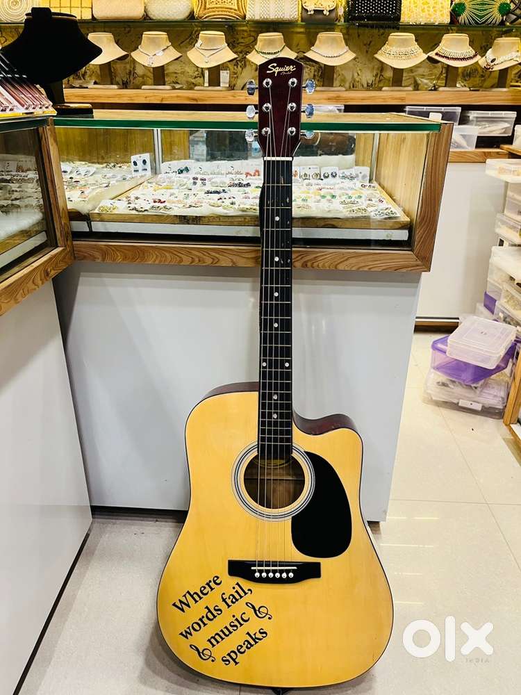 Fender SA105CE electro acoustic guitar +premium bag + capo + strap