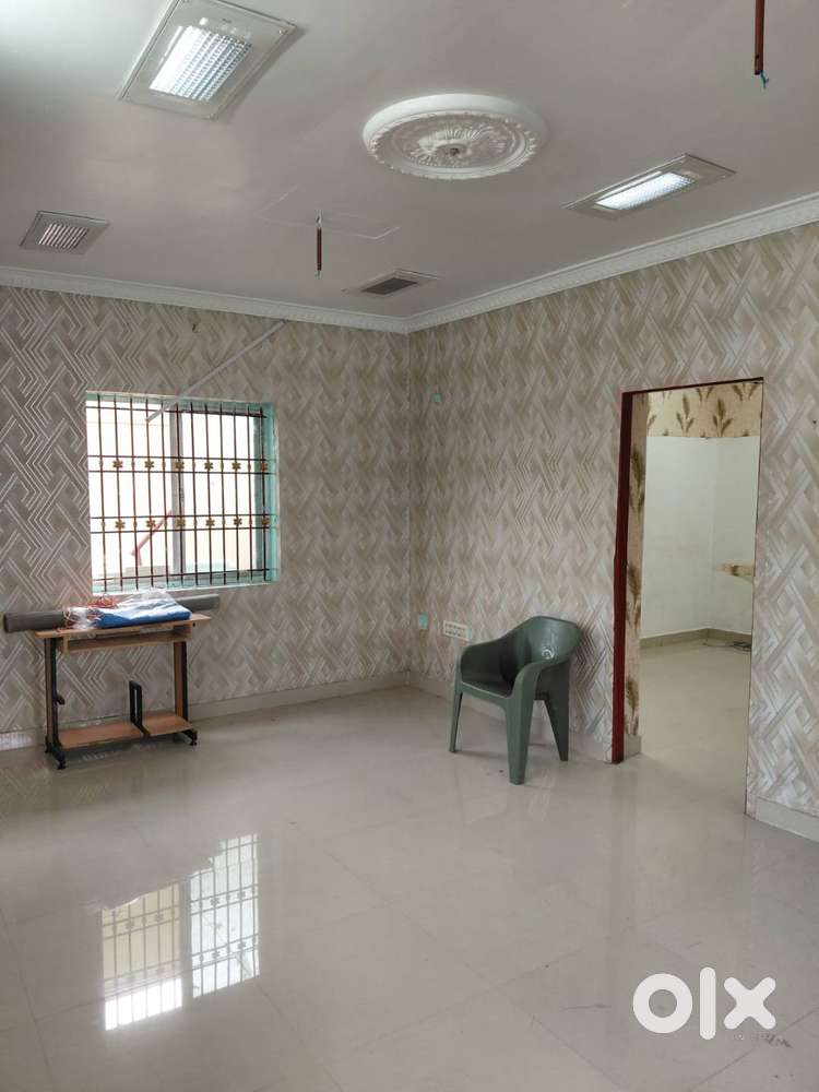 Semi-Furn Office, Nr.6th Avenue, Anna Nag, 600 Sft, Rent Rs.25K (Nego)