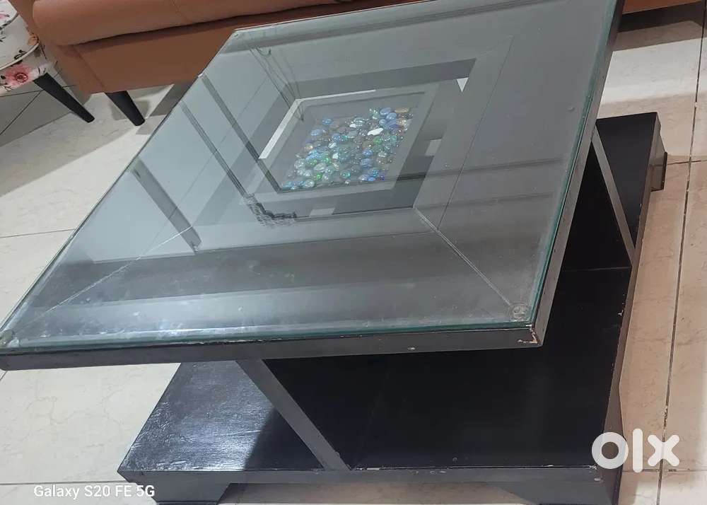 Wood finish 5-seater sofa set with center table