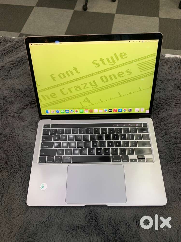 MacBook Pro / 2020 / i7 / 16GB / 512GB / 2020 / TouchBar / Warranty
