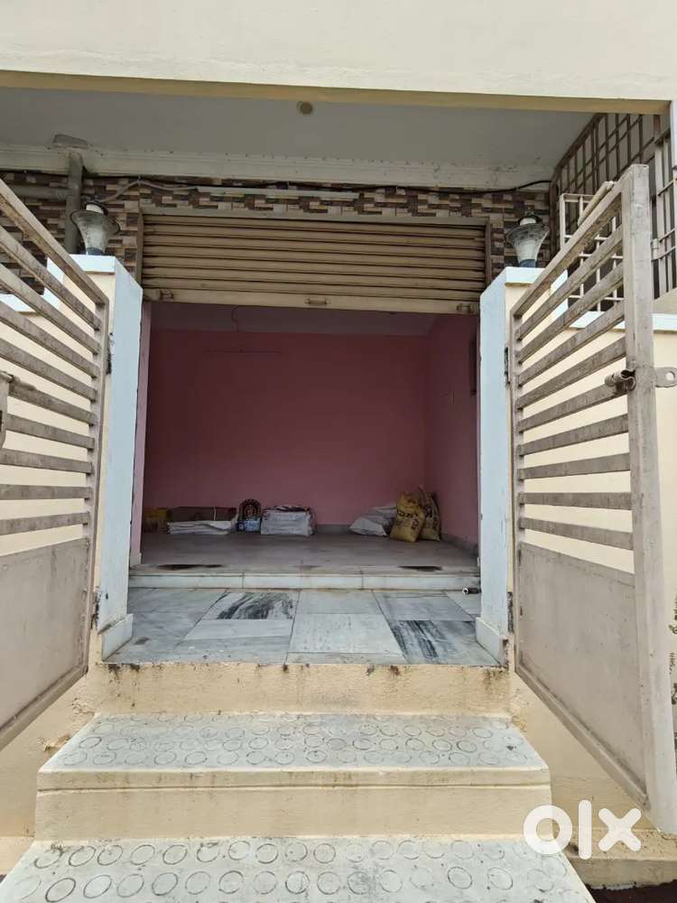 2 shutters for rent office/godown/shops,100 mts to main road