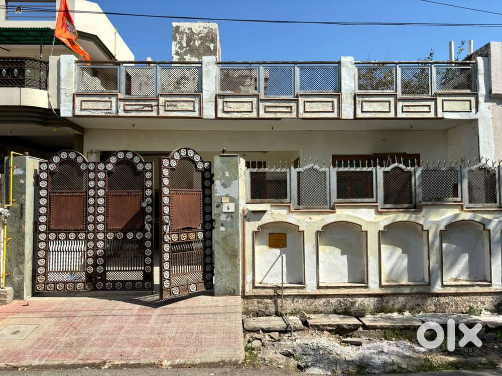 Independent 200 gaj kothi available for Rent.