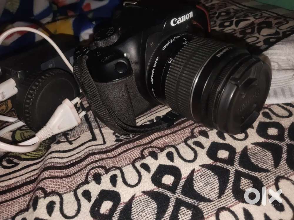 DSLR Canon 1300D new condition