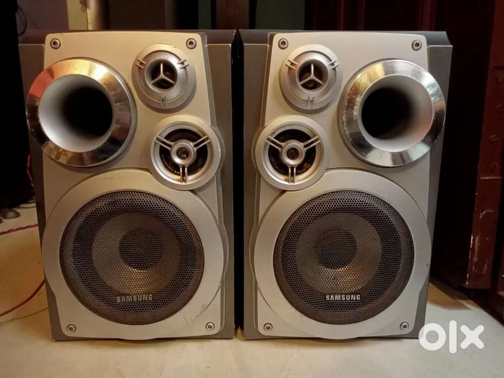 SAMSUNG 3WAY 6OHMS SPEAKER GOOD CONDITION