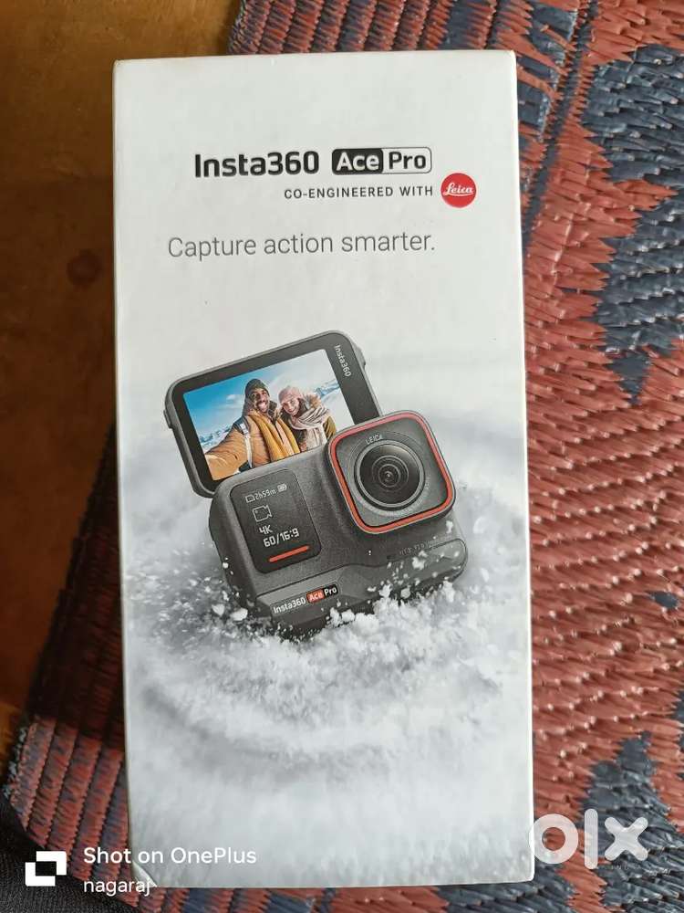 Insta 360 camera box warranty  Bluetooth 2 sim 1  stick 1  charger