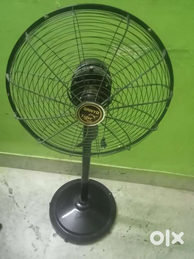 Stand fan sell sanyo good speed
