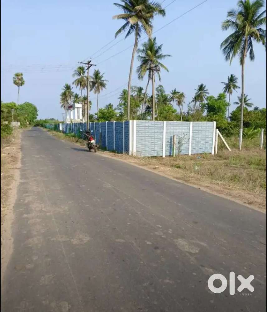 Main Road Touch Commercial Plot