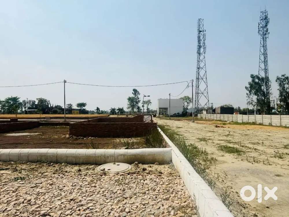 Lucknow sultanpur road pe plot pe bank ke sath dakhil kharij jamin