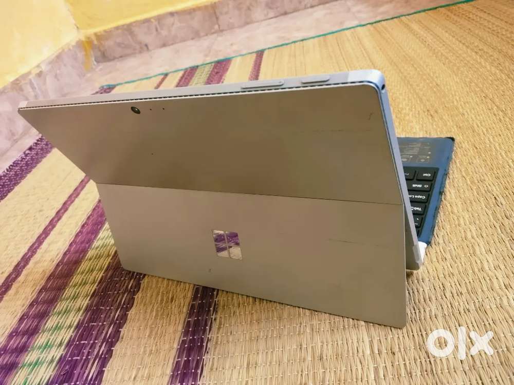 Microsoft surface Pro 4 laptop