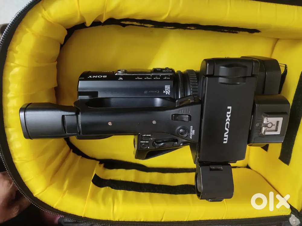 SONY NX200 full new condition only two occasions used