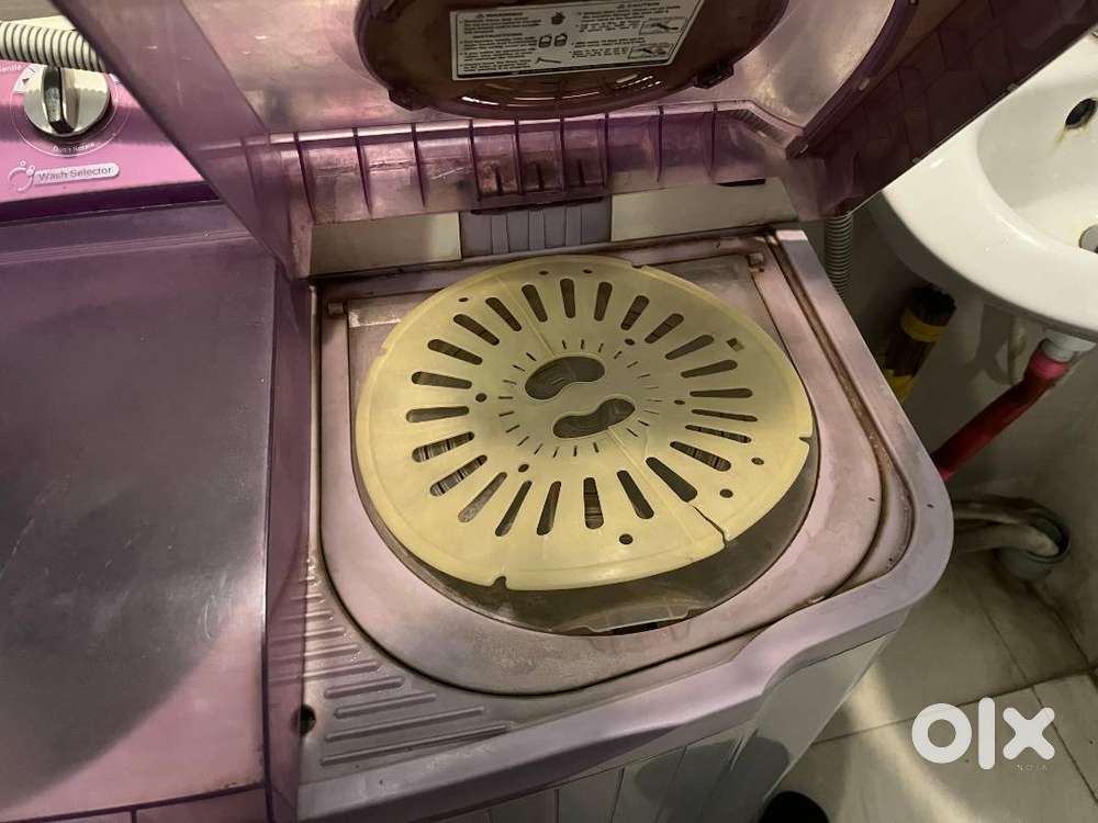 LG Semi-Automatic Washing Machine – Excellent Working Condition