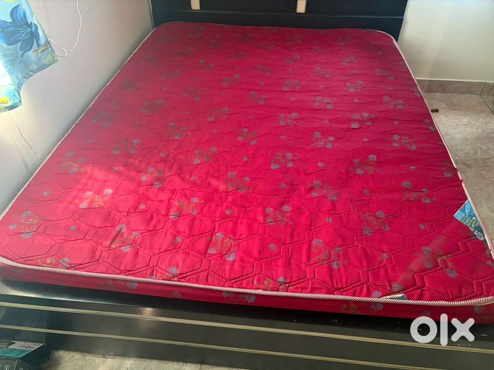 Queen Size Mattress 78*60*5 inch