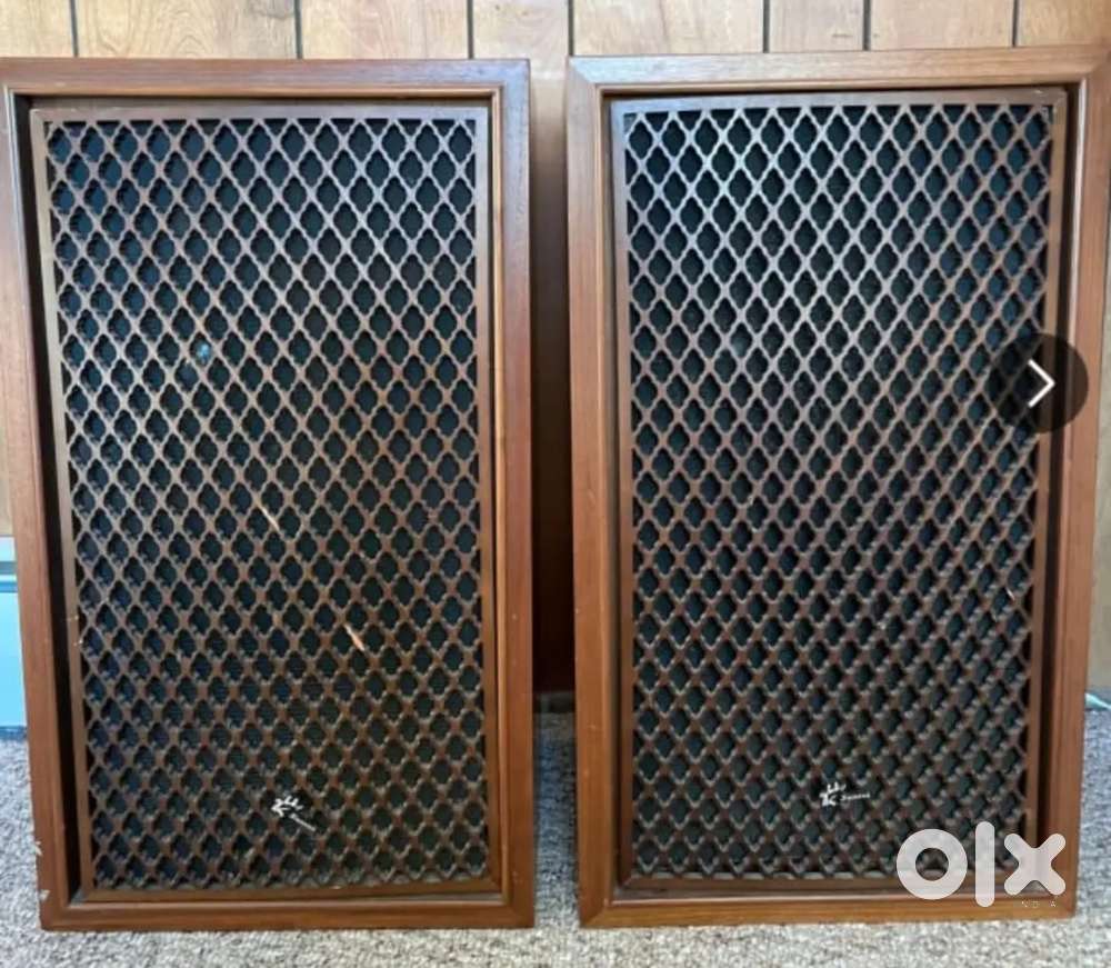 I am selling Sansui sp 1500 3way stereo speakers
