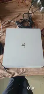 Ps4 pro 1tb limited edition 11.00 varjen