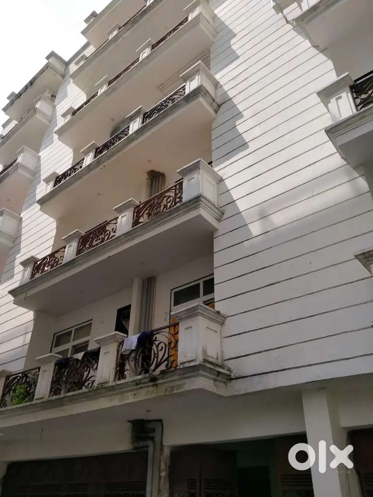 Rent available -- 2 BHK furnished flat.( Sarfraz Ganj,Nr.Era Hospital)