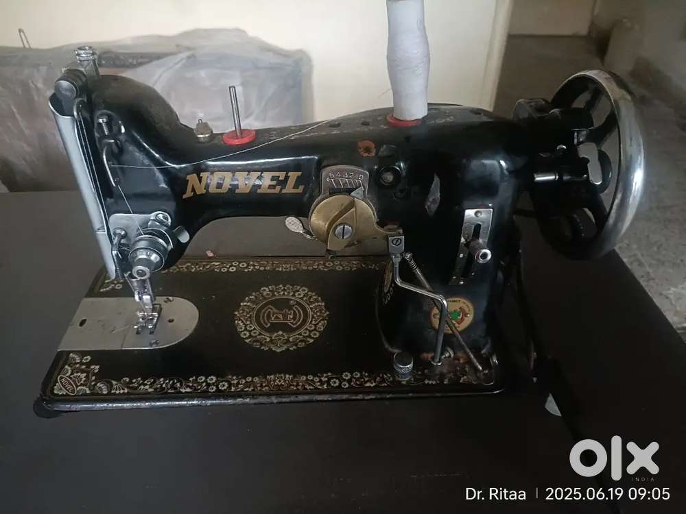 NOVEL SEWING MACHINE