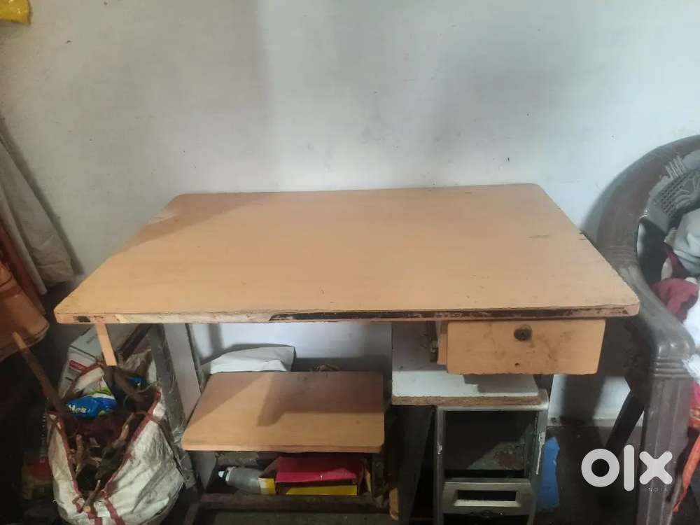 Computer Table