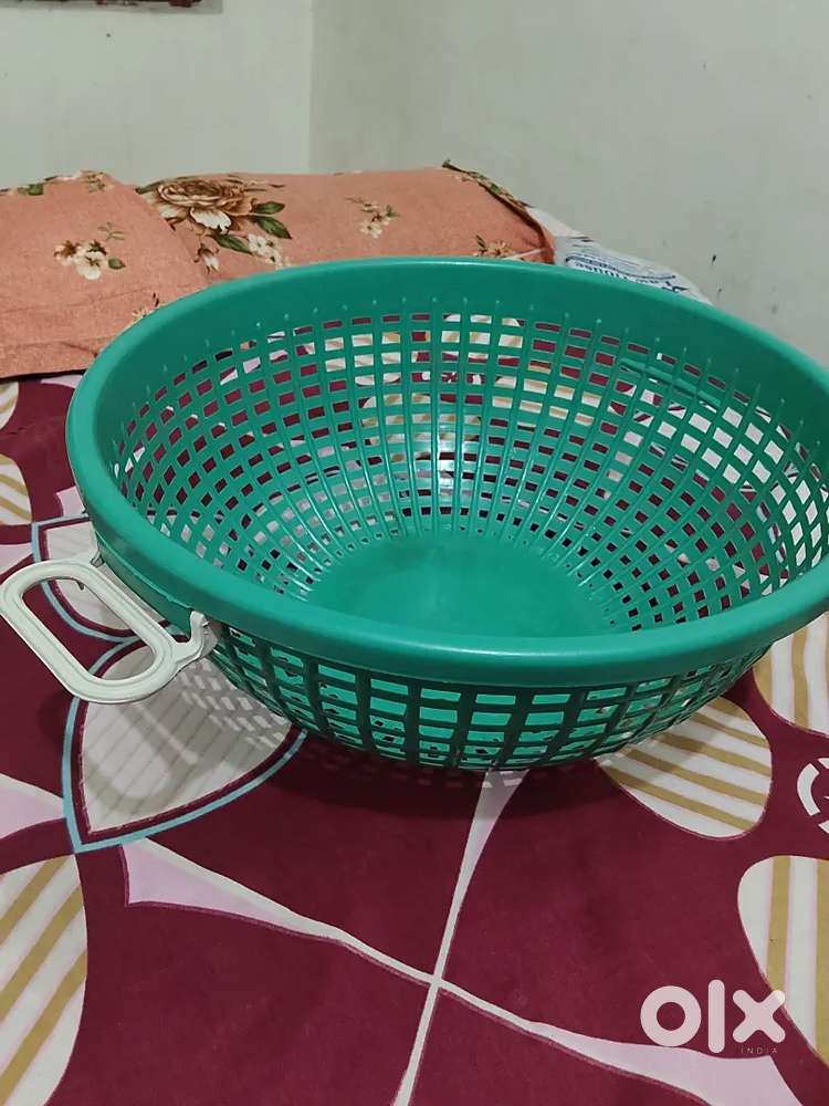 Utensils tokra heavy plastic only 1 one month used