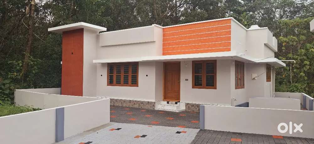 4 CENT 850 SQFT 2 BHK ATTACHED NEW HOUSE NEAR MANGALATHUNADA