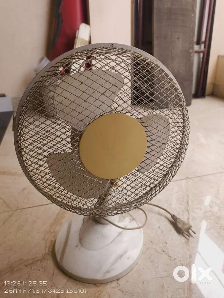 Mini table fan
