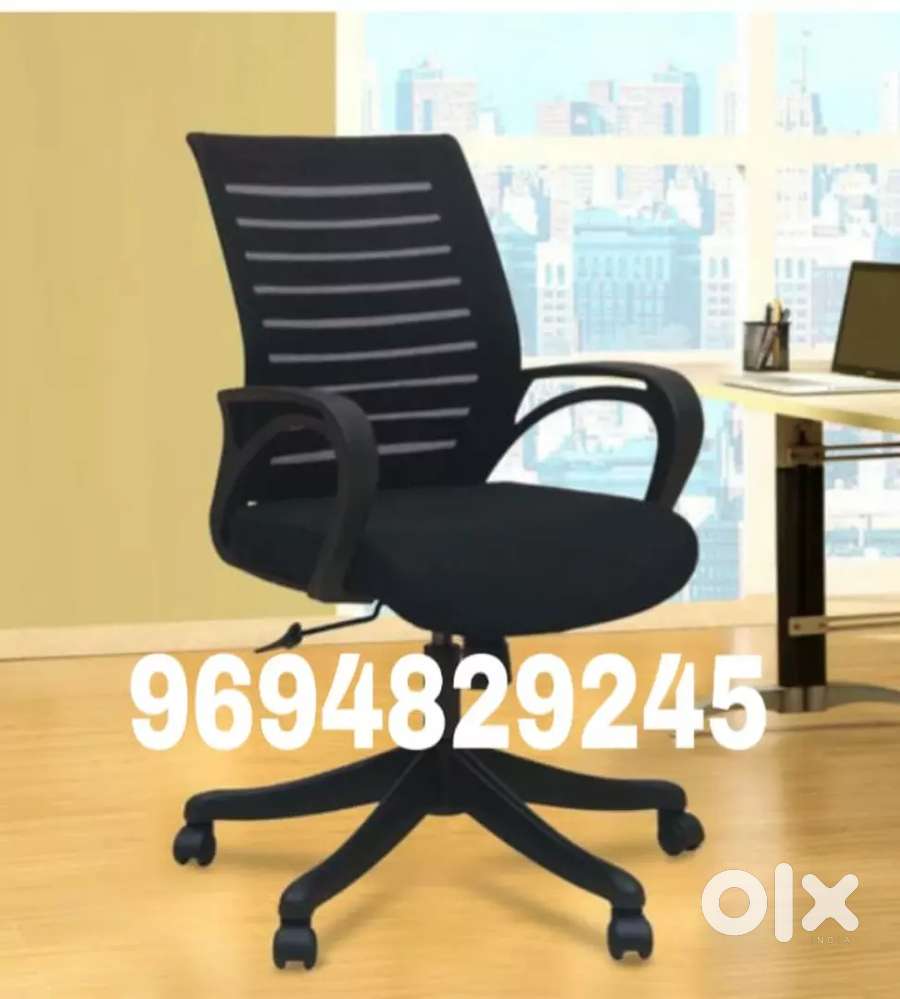 New stylish revolving office chair