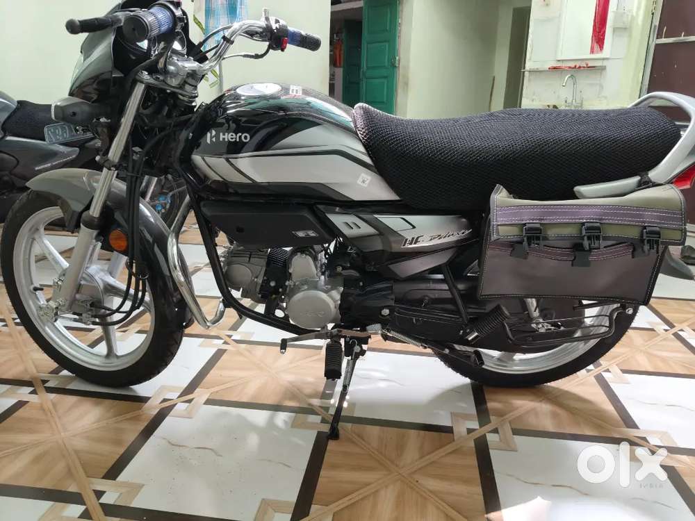 Brand New Showroom Self Hf Deluxe  bike June 2025 modal