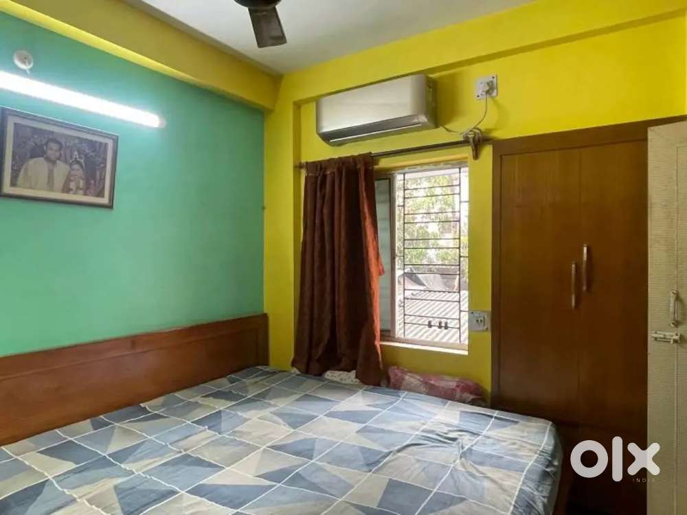 Urgent sale flat Garia station road fartabad