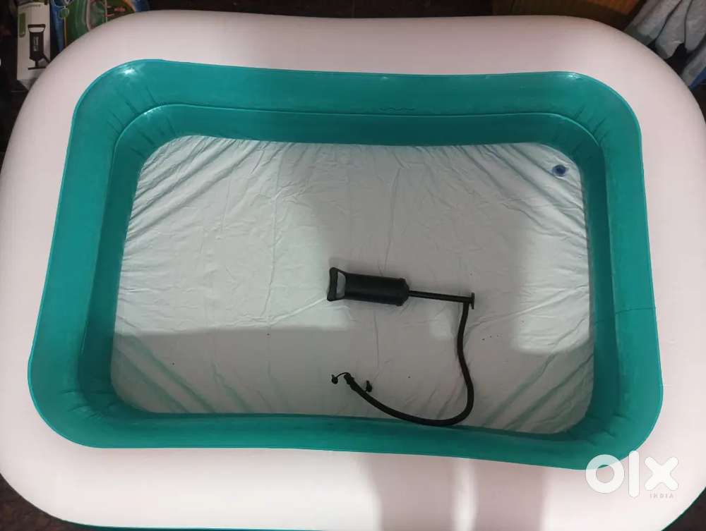 Portable swimming pool