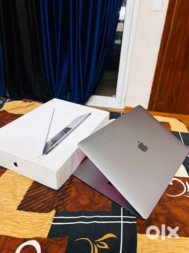 D - Apple MacBook Pro Touchbar - 2021