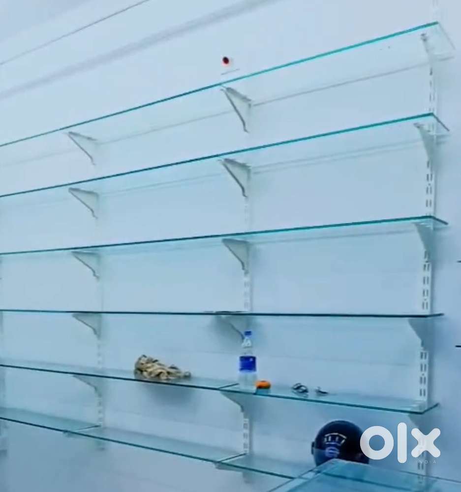 Glass shelf with angle and length