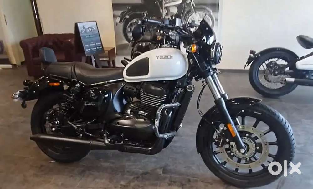 Jawa Yezdi White Roadster 2022 Model