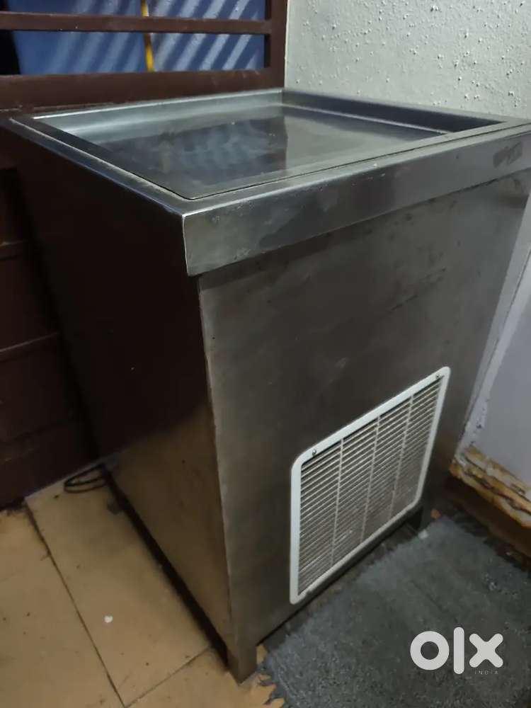 Live icecream machine