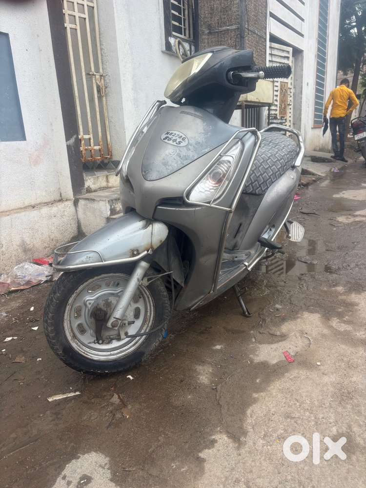 लेडीज़ की गाडी है कंडीशन सूपर है सेल सब शुरू है।दुसरी गाडी