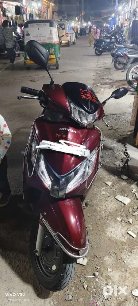 Good Condition activa One Hand