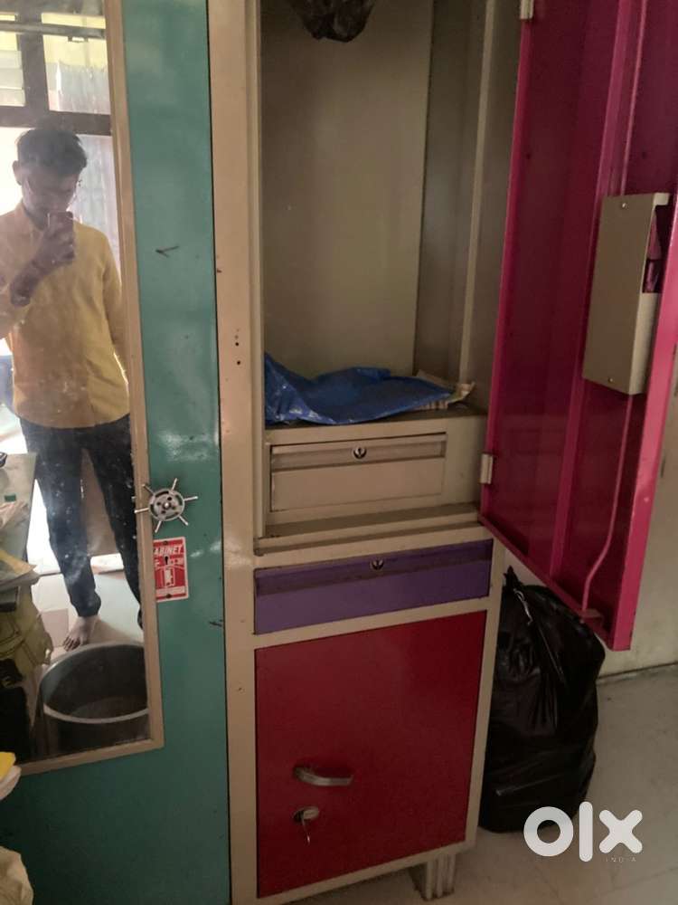 Clothes shelf