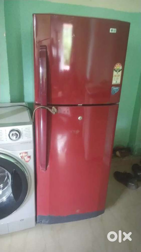 LG DOUBLE DOOR FRIDGE & SEMI AUTOMATIC WASHING MACHINE