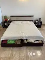 King size bed+ mattress+ 2 bedside tables