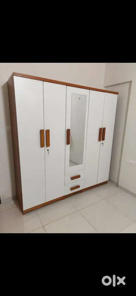 Double colour combination 5Door wardrobe from manufacturers