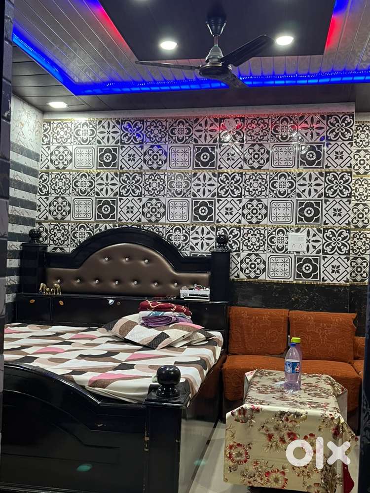 My house sell 4 bedrooms,2kitchen ,3stores ,2washroom,2lobbiesand etc.