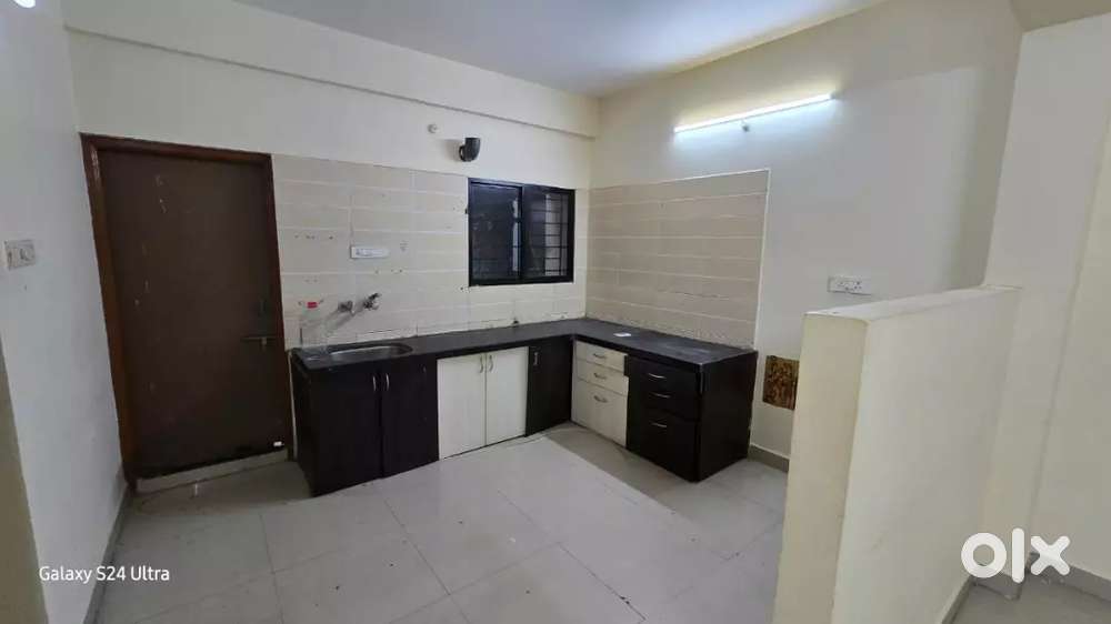 Manish nagar 2 bhk flat only family sarvice cls