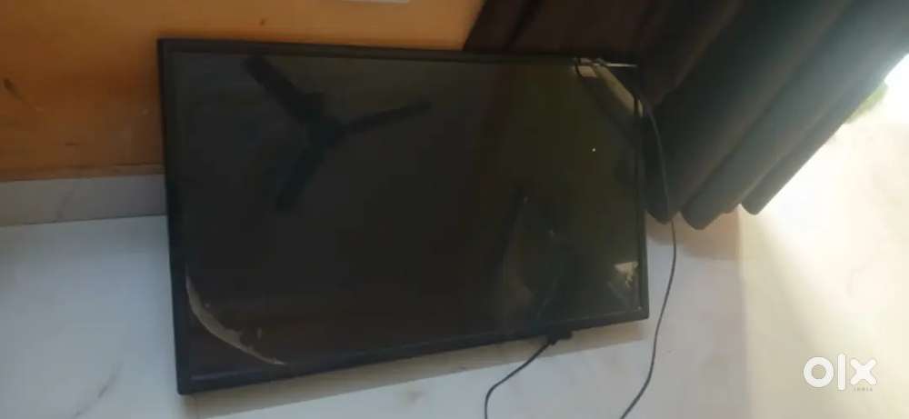 32 inches led smart TV